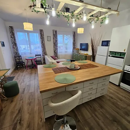 Anna Vendeghaz Διαμέρισμα Oroszlány