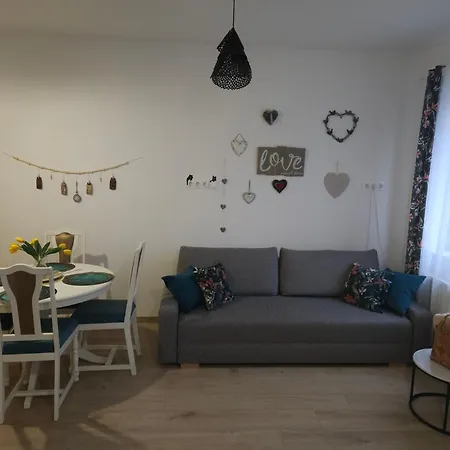 Anna Vendeghaz * Oroszlány