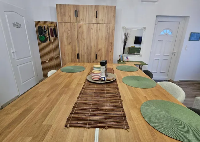 Anna Vendeghaz Apartament *